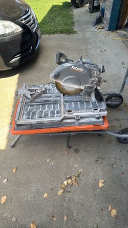 RIDGID R4092 10” Wet Tile Saw w/ Rolling Stand