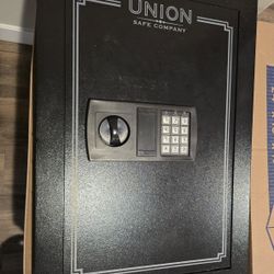 Electronic Wall Safe