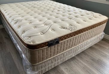 Queen organic cloud edition Europillow top 12inch mattress!