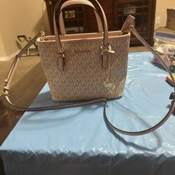 Michael Kors Crossbody Purse 