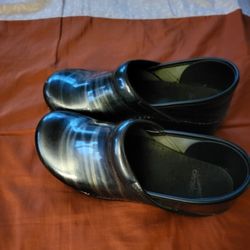 Women's Shoes and Clothing 