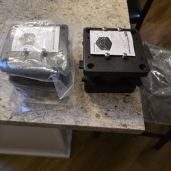 Scotty swivel mounts pair.