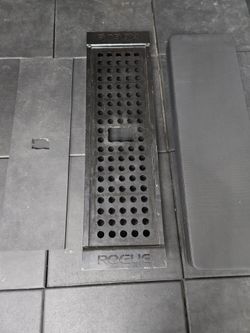 Rogue monster utility seat and 2 pads