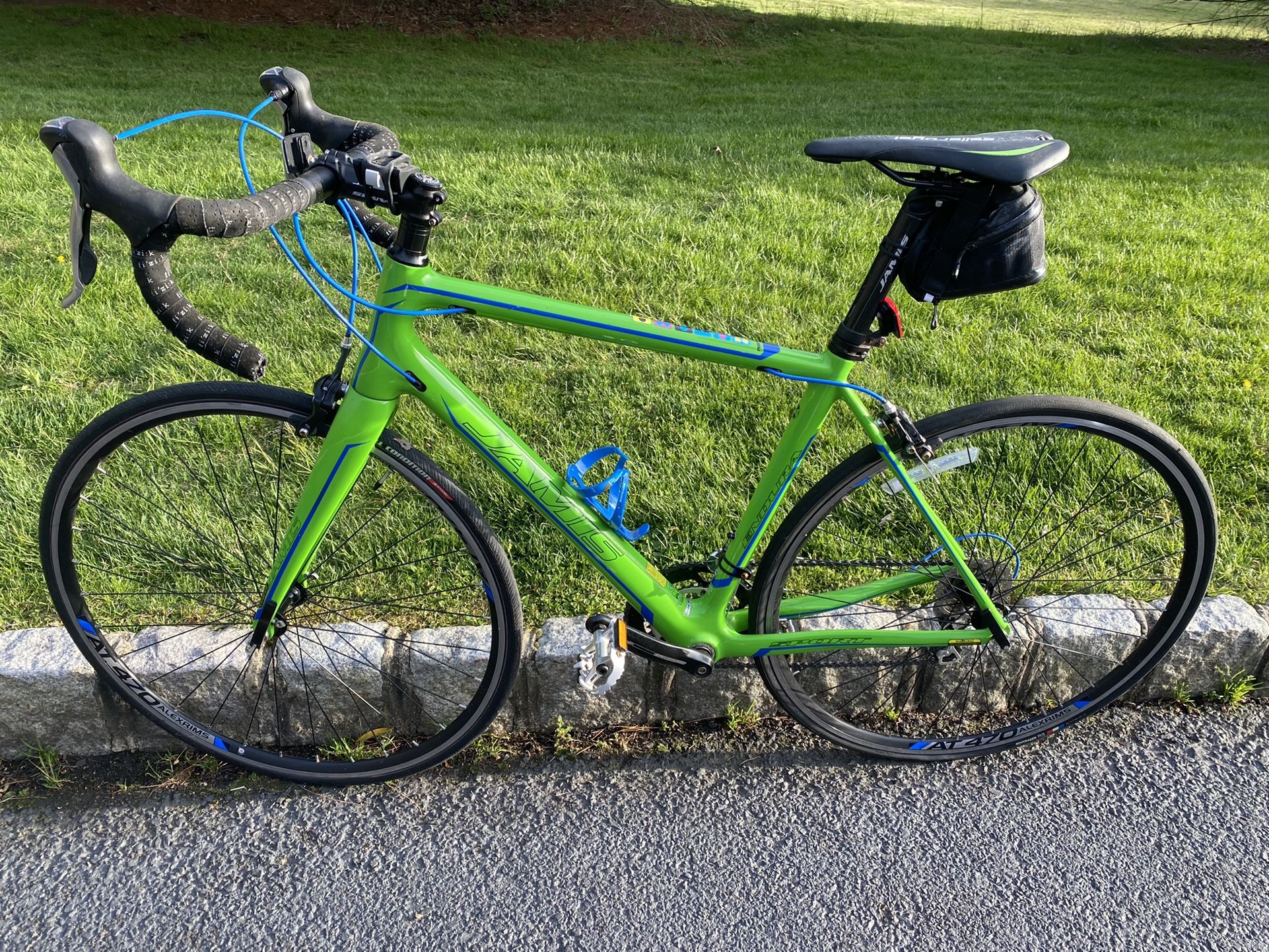 Jamis Dyad Plus Sport Bike