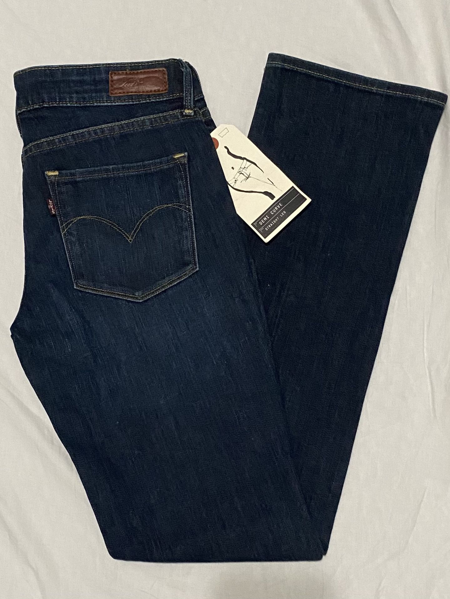 Women's Levi Demi Curve Straight Leg Jeans / Size 25×32 for Sale in Los  Angeles, CA - OfferUp