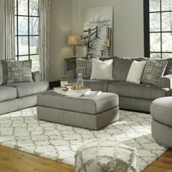 Soletren Ash Living Room Set

