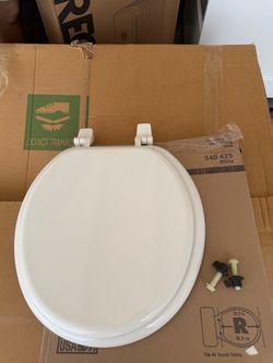 White Round Toilet Seat with Hardware