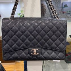 Chanel bag￼