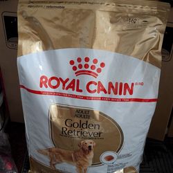 Royal Canin Golden Retriever Adult Dry Dog Food, 30 lb bag