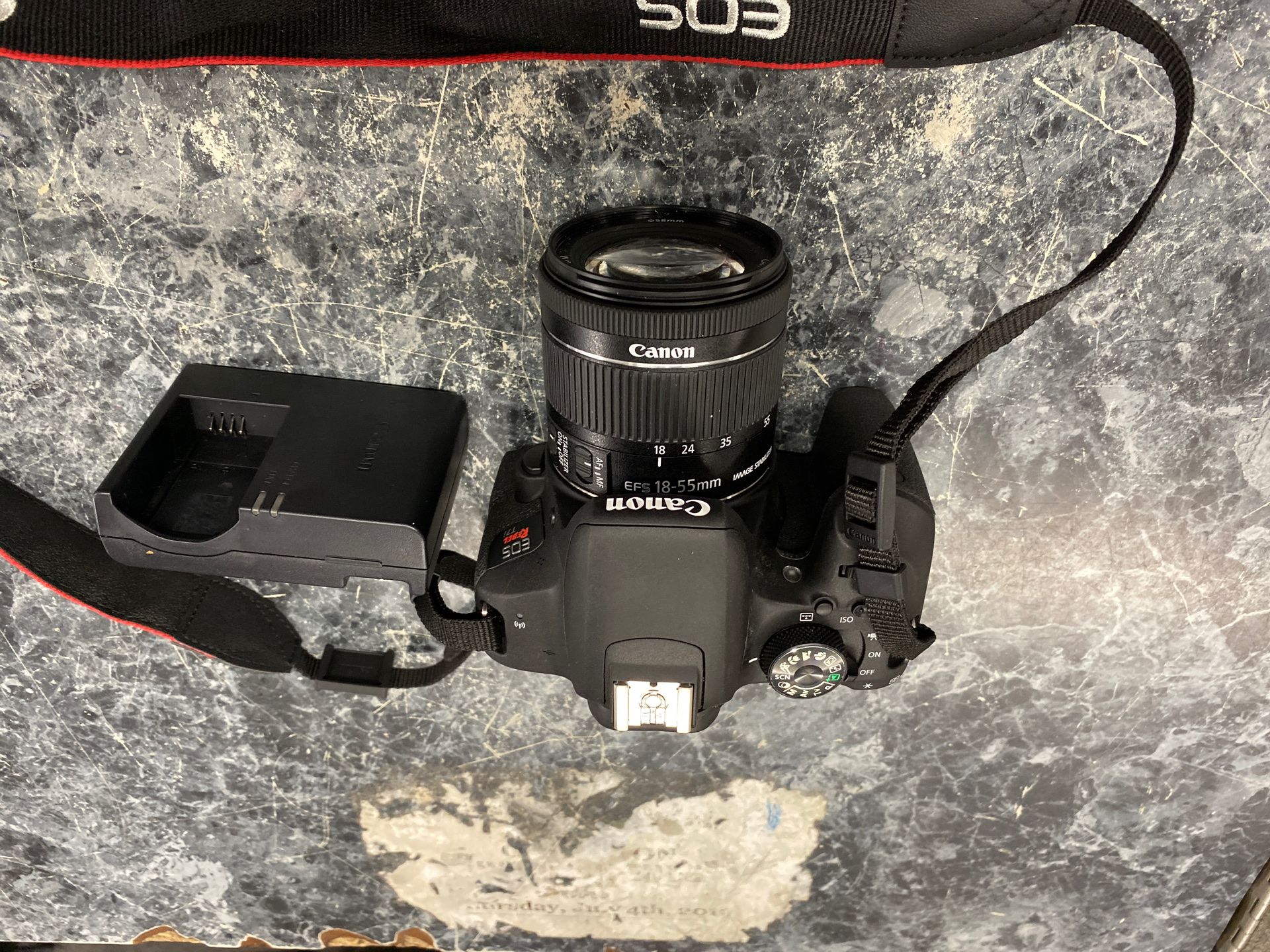 Canon T7i DSLR CAMERA WITH CHARGER