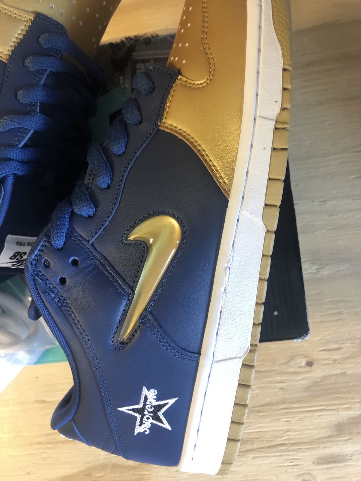 Nike Sneaker Supreme X Dunk Sb Low Metallic Gold Buy Nike Supreme