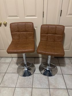 Adjustable Bar Seats (Good Used Condition)