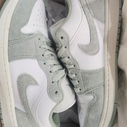 Jordan 1 Low - Mens Size 8.5