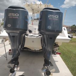 Twin Yamaha 250 TRX 4 Stroke Motors