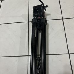 Manfrotto MVH502A Fluid Head and MVT502AM Tripod