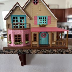 Toy House With Accessories 