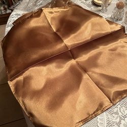 Nice Gold Tone Table Napkins Set Of 4