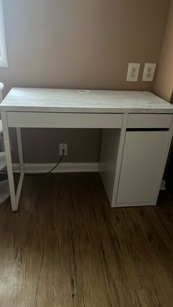 White Desk with Marble-Look Top – Storage Cabinet