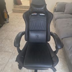 Gaming Chair With Bluetooth Speakers 