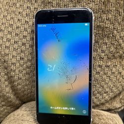2nd Generation White Iphone SE 2020 Cracked Screen for Sale in