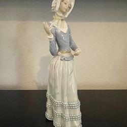 Authentic Lladro Woman with Bonnet and Parasol Umbrella