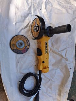 Dewalt 4-1/2" angle grinder (includes 1 cutting wheel+1 grinding wheel)