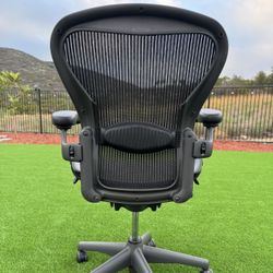Herman Miller Aeron Classic Size B Fully Loaded Office Chair