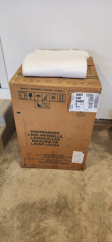 Whirlpool 24in Stainless Steel Dishwasher