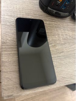 Cloud C8 smartphone