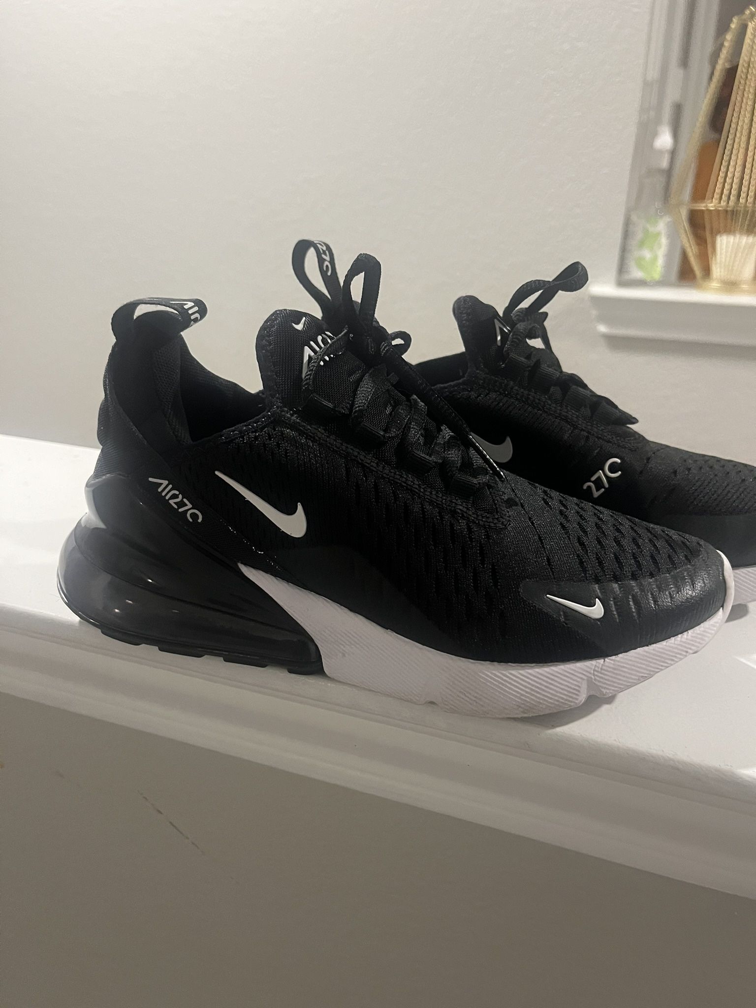 Nike Shoes - Women Size 6.5