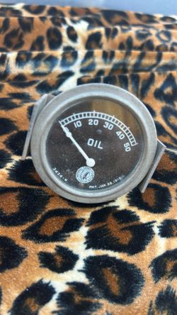 Vintage  Indian oil pressure gauge
