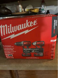 DRILL SET MILWAUKEE