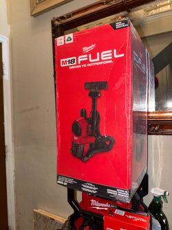 Milwaukee M18 FUEL Red HEPA Multisurface 1 Gal. Cordless 3-in-1 Backpack Vacuum