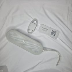 Brand New Beats X Kim Kardashian Beats Pill Speaker