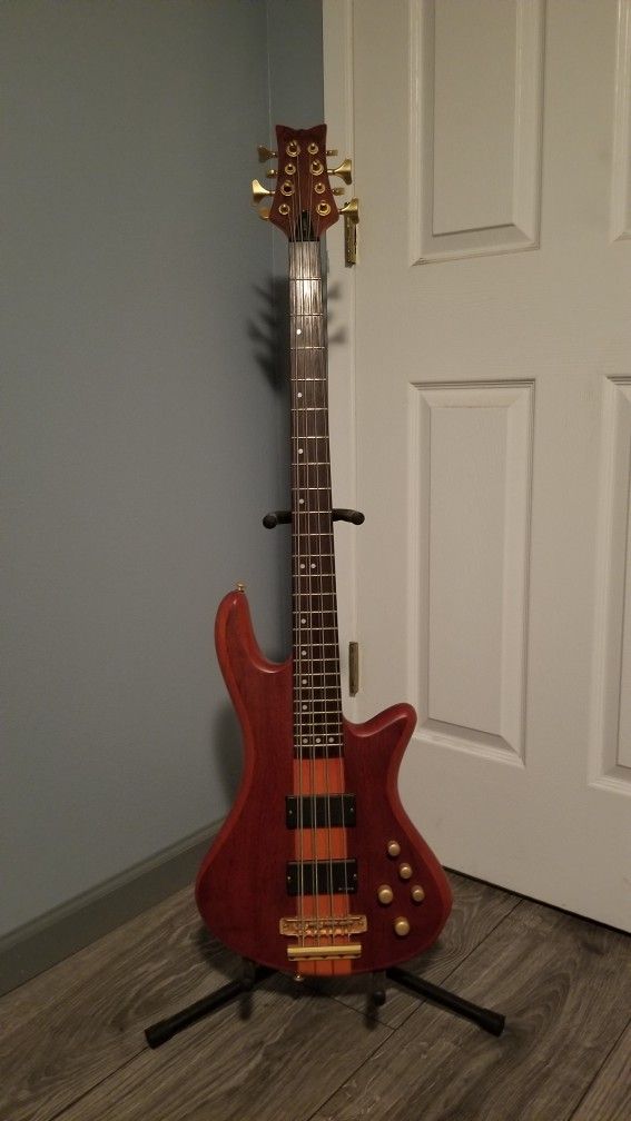 Schecter Diamond series Studio 8 Bass