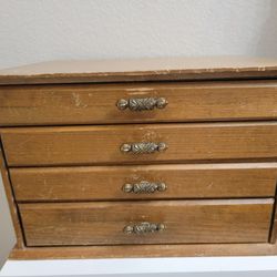 Vintage Red Lined 4 Drawers Flatware Wooden Storage Box  No Silverware