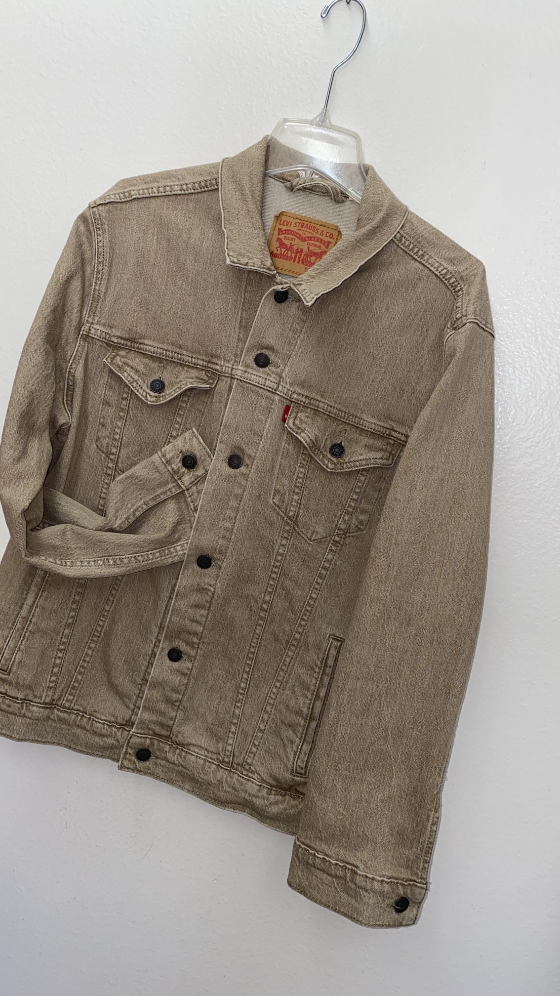 Levi’s Trucker Jacket Size XL Sandalwood Color
