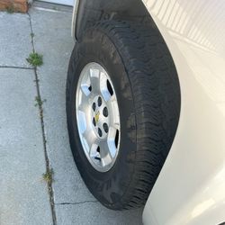 CHEVY STOCK Rims And Tires GMC/Chevy Silverado/Tahoe/Suburban/GMC/YUCON/ 265/70/17 tires 6 lugs 17 inch rims