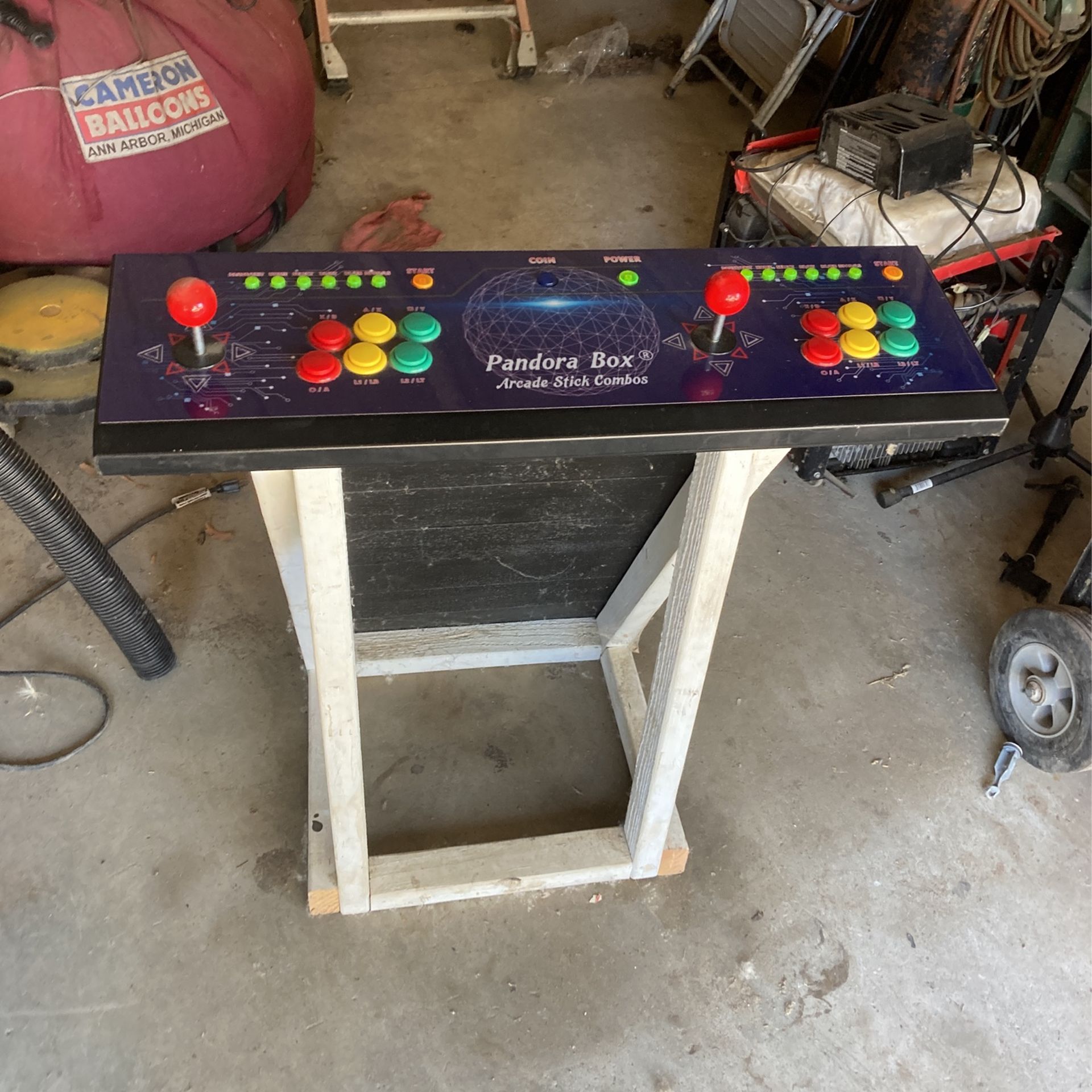 Arcade game ROM emulator