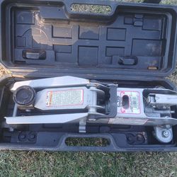 Mack 2 1/2 Ton Floor Jack With Case