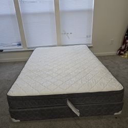 FULL SIZE BED 