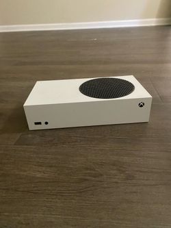 Xbox Series S w/2 controllers