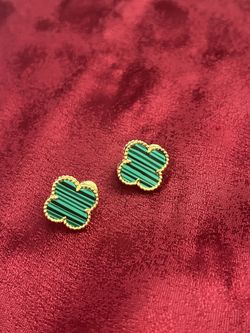 Motif Shape Mother Of Pearl Or Malachite Earrings In Sterling Silver 