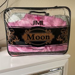 Queen Moon Comforter
