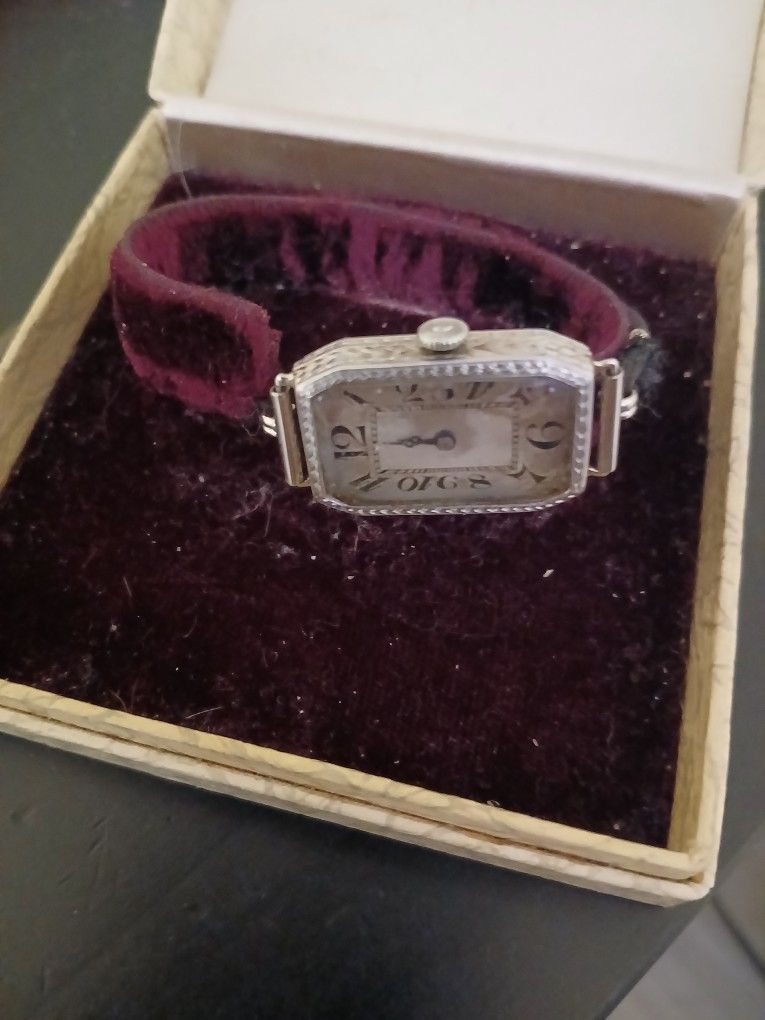 Antique Ladies Watch 1920 Stops And Goes