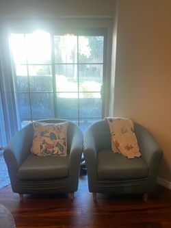 Two Stylish Green Accent/Sofa Chairs – Great Condition (Hidden Blue Interior!)
