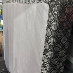 Box spring queen Like New