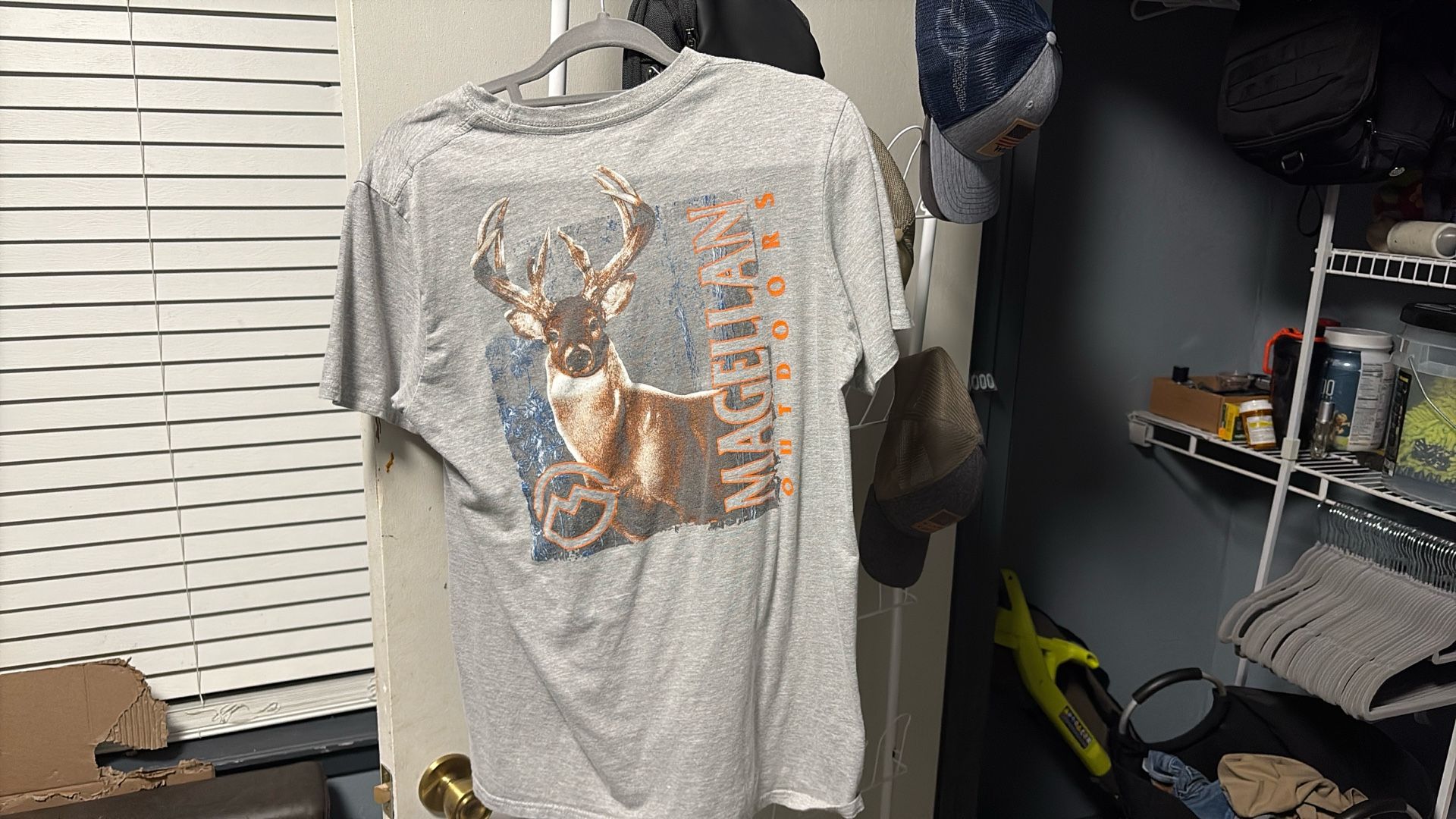 Magellan shirt in great condition