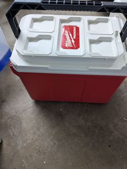 Milwaukee compact cooler