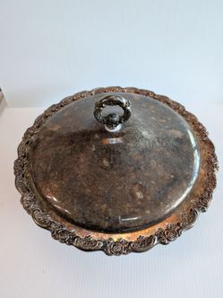Vintage Oneida silver plate buffet casserole dish.